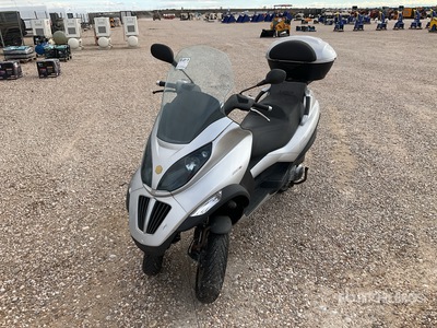 Vespa Piaggio Scooter