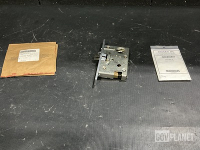 (12) O-Rings, (12) Manual Control Handles & Assorted Items