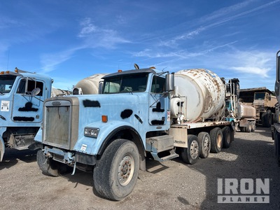 2004 Freightliner FLD 120 Mixer Truck