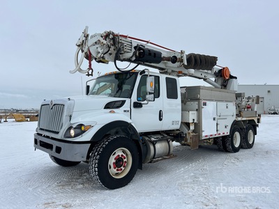 2020 Altec D3055B on 2020 International HV607 6x4 Extended Cab Camion excavadora
