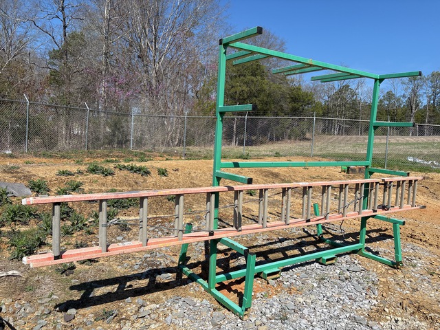 2021 Louisville FE3232 Ladder