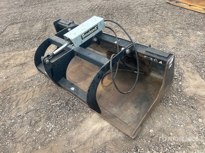 Tomahawk 66 in General Purpose Skid Steer Grapple Bucket