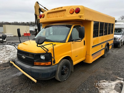 2009 Chevrolet Express 3500 4x2 20-Seat Mini Bus
