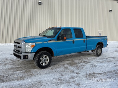 2013 Ford F-350 XLT 4x4 Crew Cab Pickup