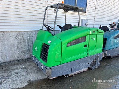 2015 Tennant T20 Ride-On 清掃機