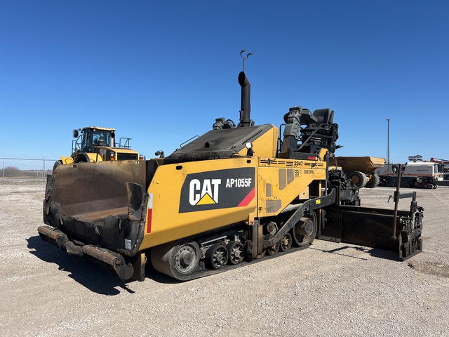 2016 Cat AP1055F Track Asphalt Paver