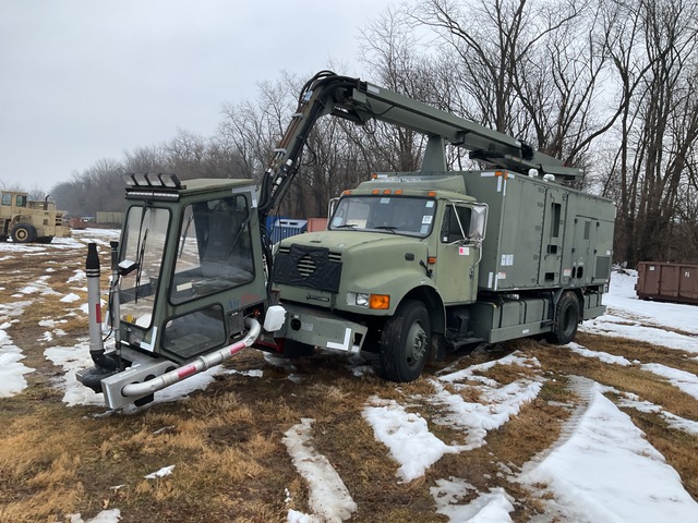 2001 International 4700 Deicing Truck