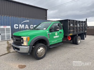 2017 Ford F-450 XL 4x2 Flatbed Truck