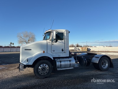 2014 Kenworth T800 4x2 S/A Day Cab Truck Tractor