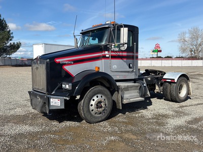 2016 Kenworth T800 4x2 S/A Day Cab Truck Tractor