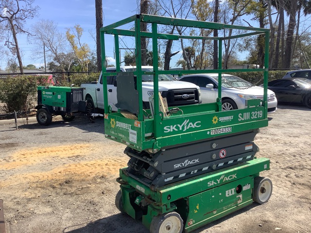 2018 Skyjack SJIII-3219 Electric Scissor Lift (Inoperable)