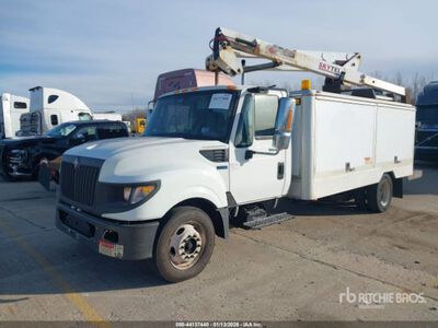 2014 International TerraStar Autocarro furgonato