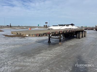 2000 Thruway 32 ft Tri/A Lead Flatbed Trailer