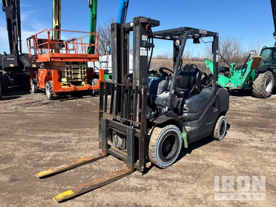 2014 Komatsu FG30HT-16 5550 lb Pneumatic Tire Forklift