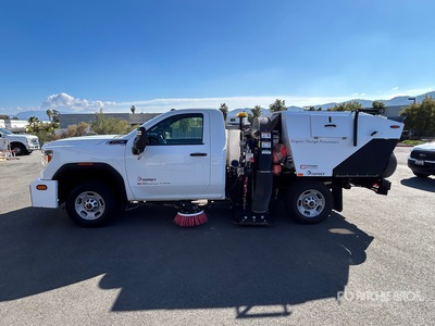 2022 NiteHAWK SWEEPERS 3998 on 2022 Chevrolet Silverado 2500 HD Sweeper Truck