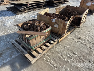 Quantity of (3) Pallets of Tire Chains Attrezzatura varia per irrigazione