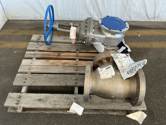 (1) Velan F15-0064C-13MS Gate Valve & (1) Velan Check Valve (1) Velan F15-0064C-13MS Gate Valve & (1) Velan Check Valve