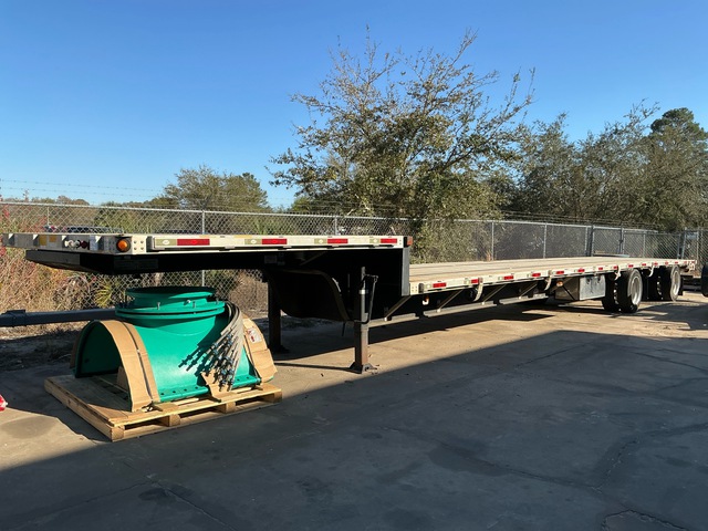 2018 Utility FS2CDHA 53 ft T/A Step Deck Trailer