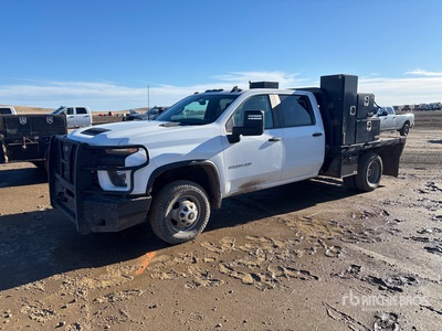 2023 Chevrolet Silverado 3500HD 4x4 Crew Cab Ciężarówka z płaską platformą