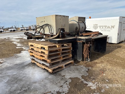 Hydraulic System with Fifth Wheel