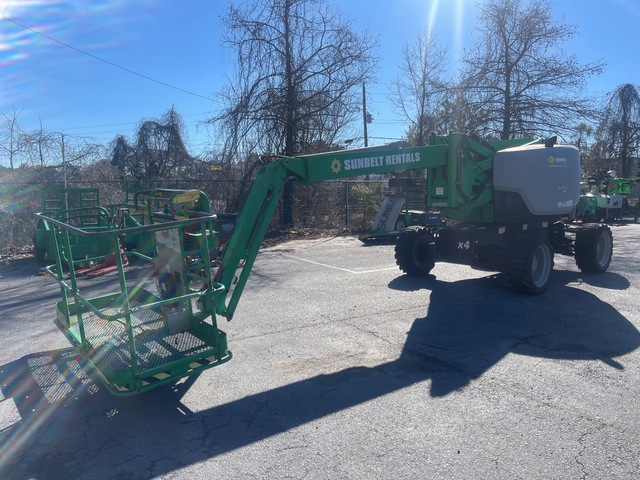 2017 Genie Z-60/40 4WD Diesel Articulating Boom Lift 2017 Genie Z-60/40 4WD Diesel Articulating Boom Lift