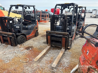 2015 Toyota 8FGCU20 4000 lb Cushion Tire Forklift
