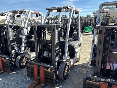 2015 Nissan CF40LP 4000 lb Pneumatic Tire Forklift