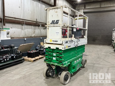 2015 JLG 2632ES Electric Scissor Lift
