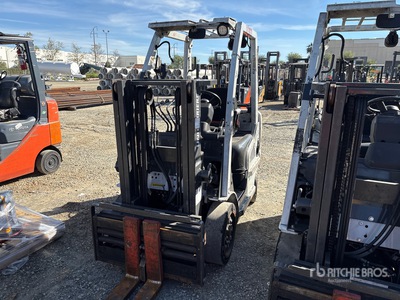 2015 Nissan CF40LP 4000 lb Pneumatic Tire Forklift