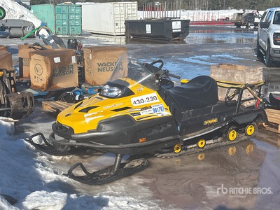2009 Ski-doo Skandic زحافة جليد (Inoperable)
