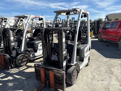 2015 Nissan CF40LP 4000 lb Pneumatic Tire Forklift