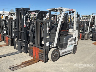 2015 Nissan CF40LP 4000 lb Wózek widłowy