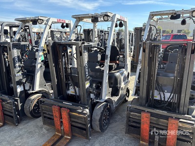 2015 Nissan CF40LP 4000 lb Pneumatic Tire Forklift