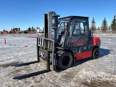 2015 Starke FG50PSDDCAB 4800 kg Cushion Tire Chariot Élévateur