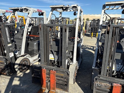 2015 Nissan CF40LP 4000 lb Pneumatic Tire Forklift