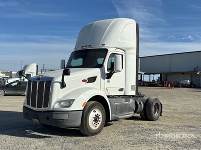 2016 Peterbilt 579 4x2 S/A Day Cab Truck Tractor
