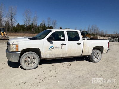 2011 Chevrolet Silverado 2500 4x2 Crew Cab Pickup