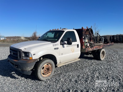 2004 Ford F-550 XL 4x2 Flatbed Truck