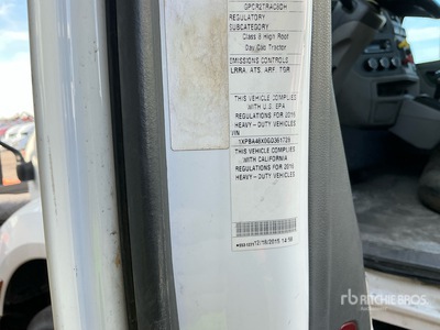 2016 Peterbilt 579 Cabeza Tractora Cabina Corta