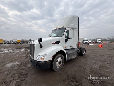 2016 Peterbilt 579 4x2 S/A Day Cab Truck Tractor