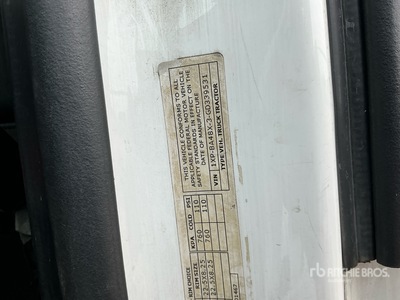 2016 Peterbilt 579 S/A Day Cab Truck Tractor