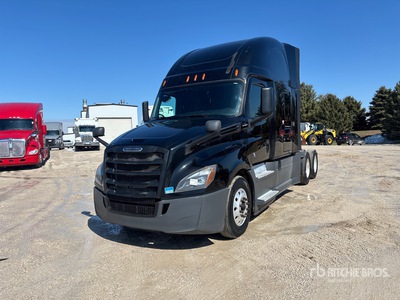 2020 Freightliner Cascadia 126 6x4 T/A Sleeper Truck Tractor