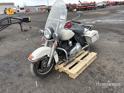 2011 Harley-Davidson FLHP Cruiser Bike