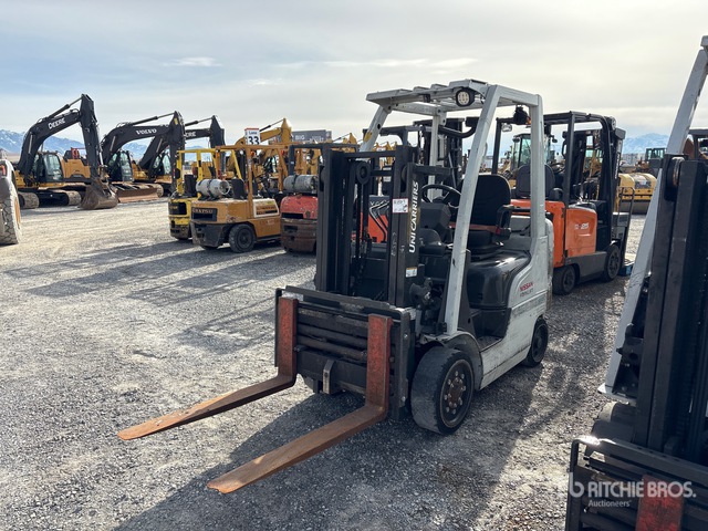 2013 Nissan CF40LP 4000 lb Pneumatic Tire Forklift
