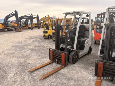 2013 Nissan CF40LP 4000 lb Pneumatic Tire Forklift