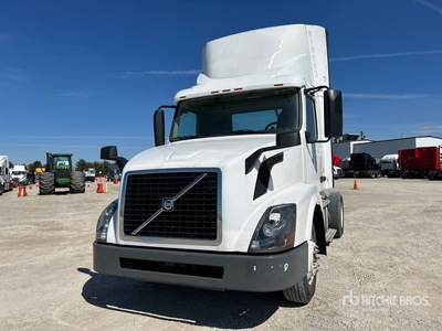2016 Volvo VNL 4x2 S/A Dagcabine Trekker