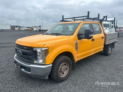 2018 Ford F-250 XL 4x2 Crew Cab Camion à Plateau