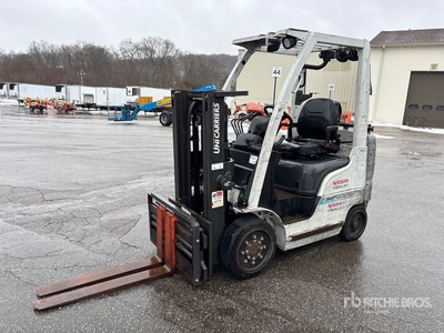 2014 Nissan CF40LP 4000 lb Pneumatic Tire Forklift