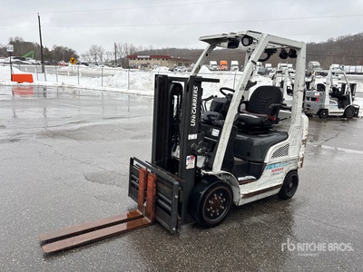 2014 Nissan CR40LP 4000 lb Pneumatic Tire Forklift