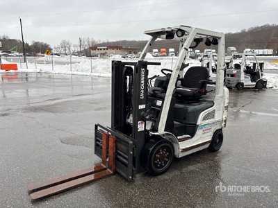 2014 Nissan CR40LP 4000 lb Pneumatic Tire Forklift
